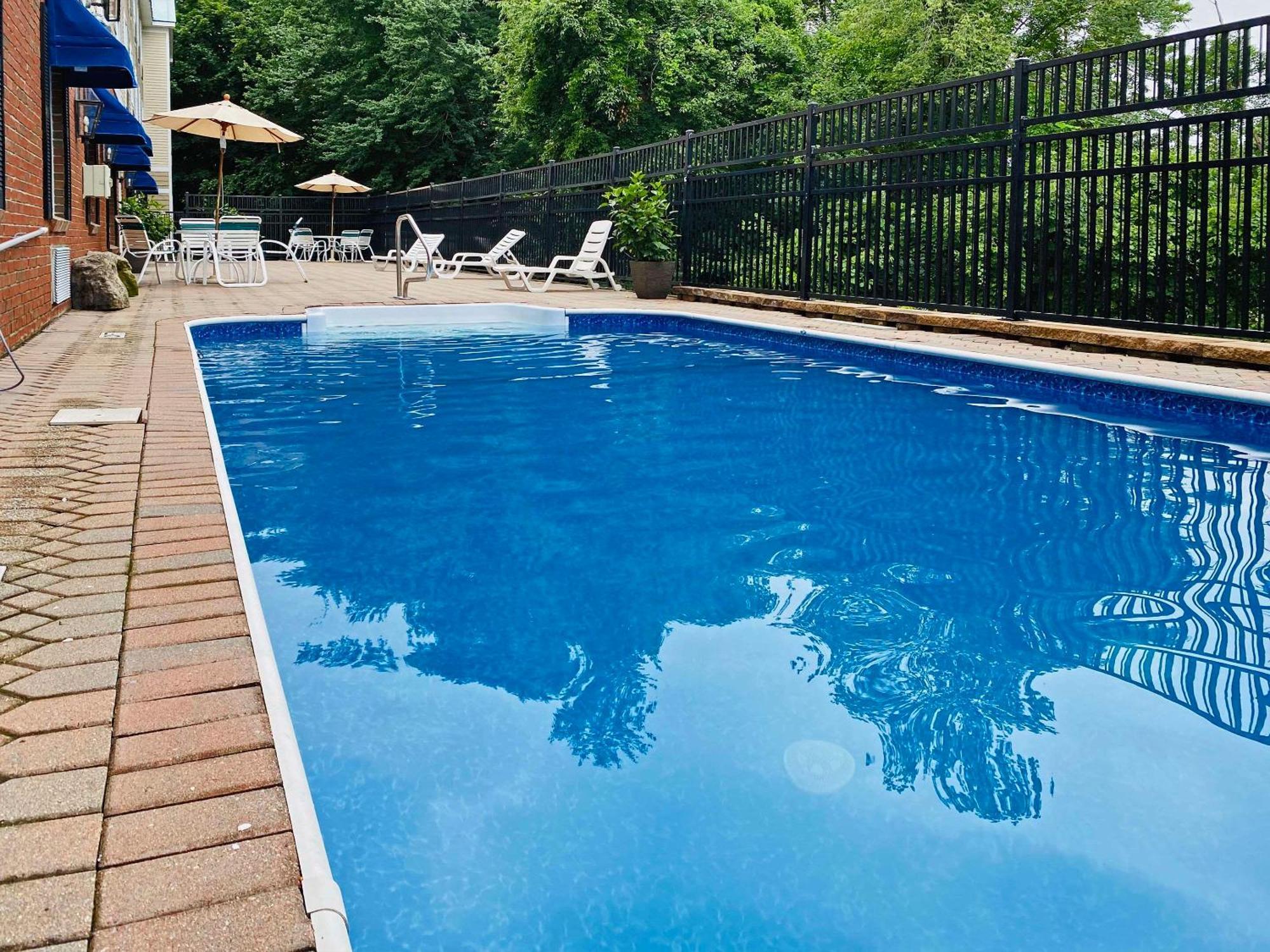 Comfort Inn & Suites Sturbridge-Brimfield Exteriér fotografie