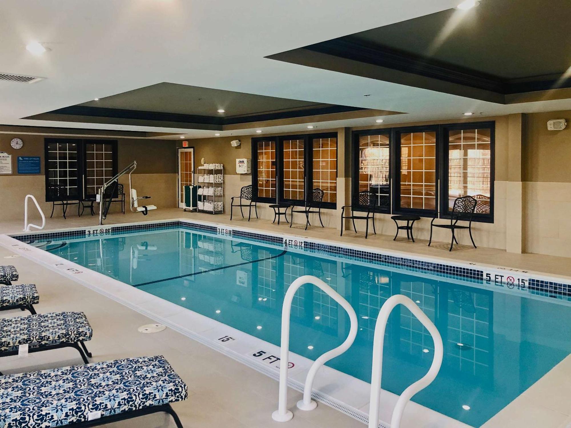 Comfort Inn & Suites Sturbridge-Brimfield Exteriér fotografie