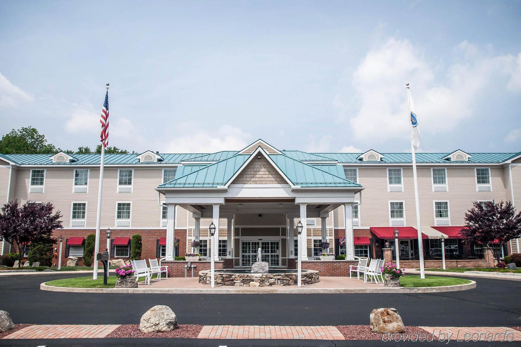 Comfort Inn & Suites Sturbridge-Brimfield Exteriér fotografie