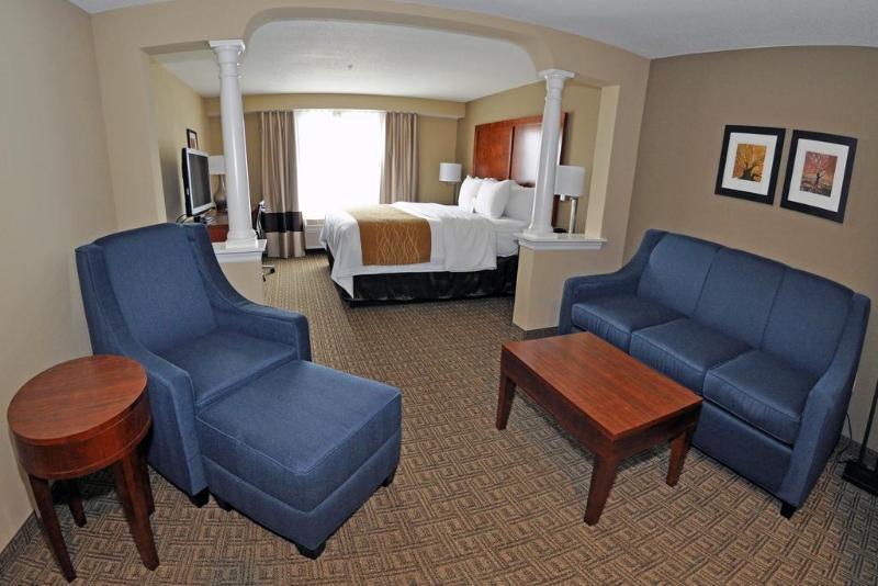 Comfort Inn & Suites Sturbridge-Brimfield Exteriér fotografie