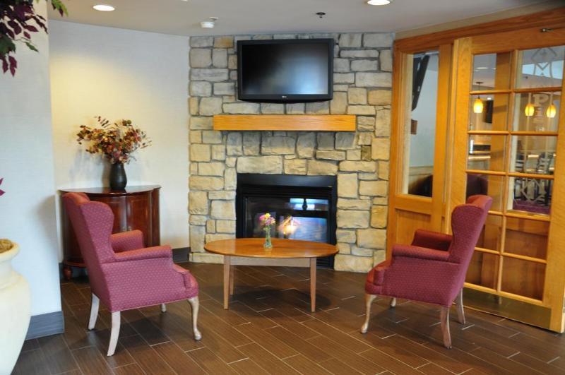 Comfort Inn & Suites Sturbridge-Brimfield Exteriér fotografie