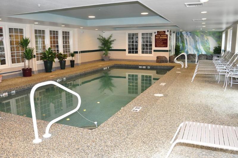 Comfort Inn & Suites Sturbridge-Brimfield Exteriér fotografie