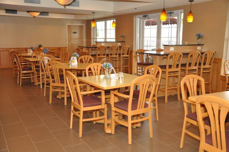 Comfort Inn & Suites Sturbridge-Brimfield Exteriér fotografie