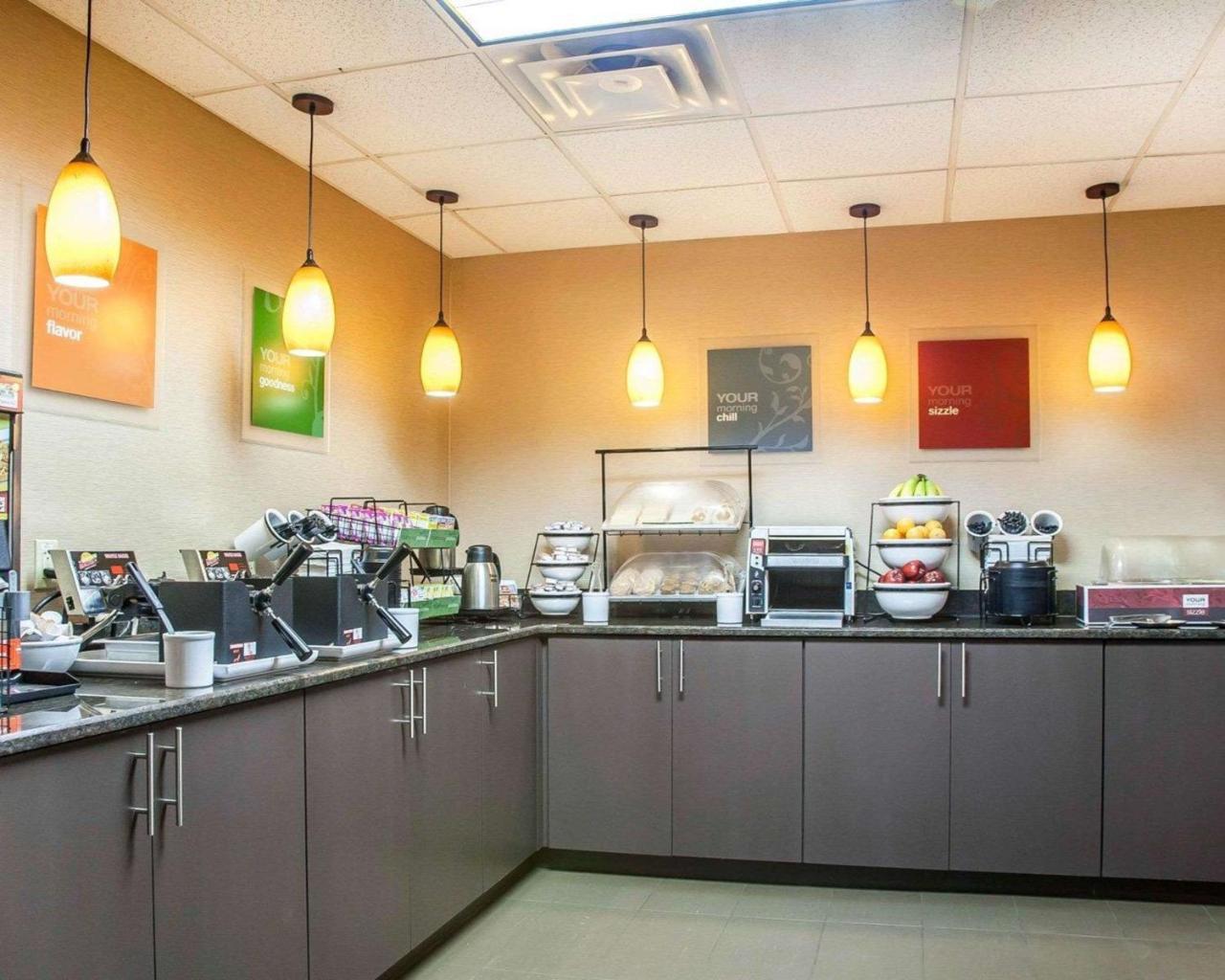 Comfort Inn & Suites Sturbridge-Brimfield Exteriér fotografie