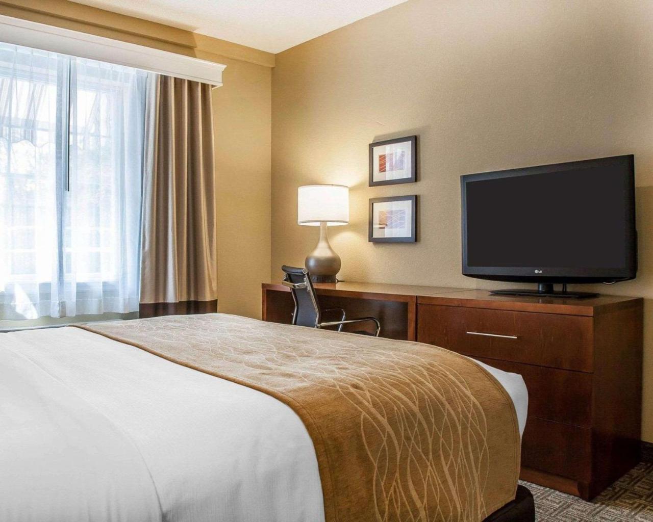 Comfort Inn & Suites Sturbridge-Brimfield Exteriér fotografie