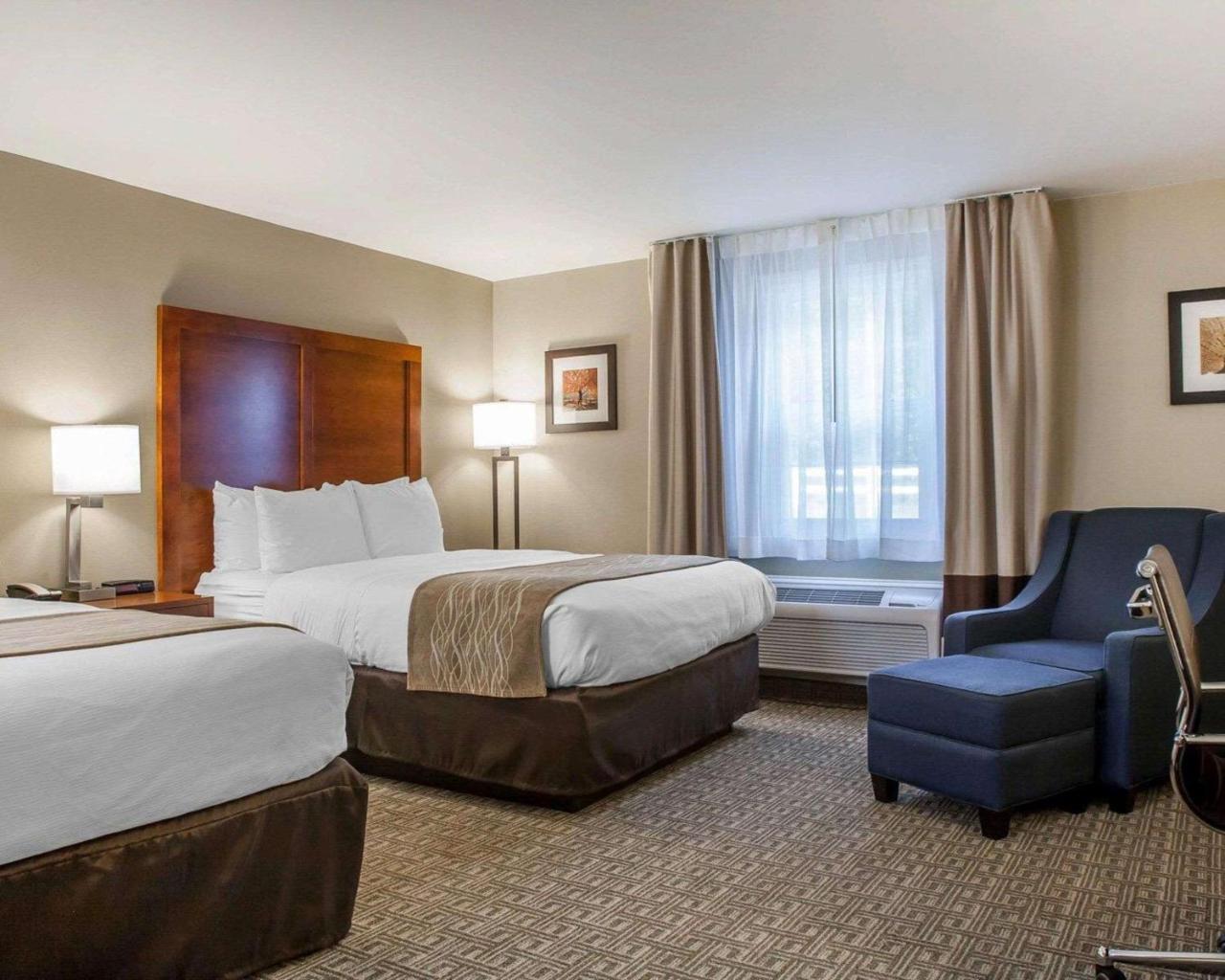 Comfort Inn & Suites Sturbridge-Brimfield Exteriér fotografie