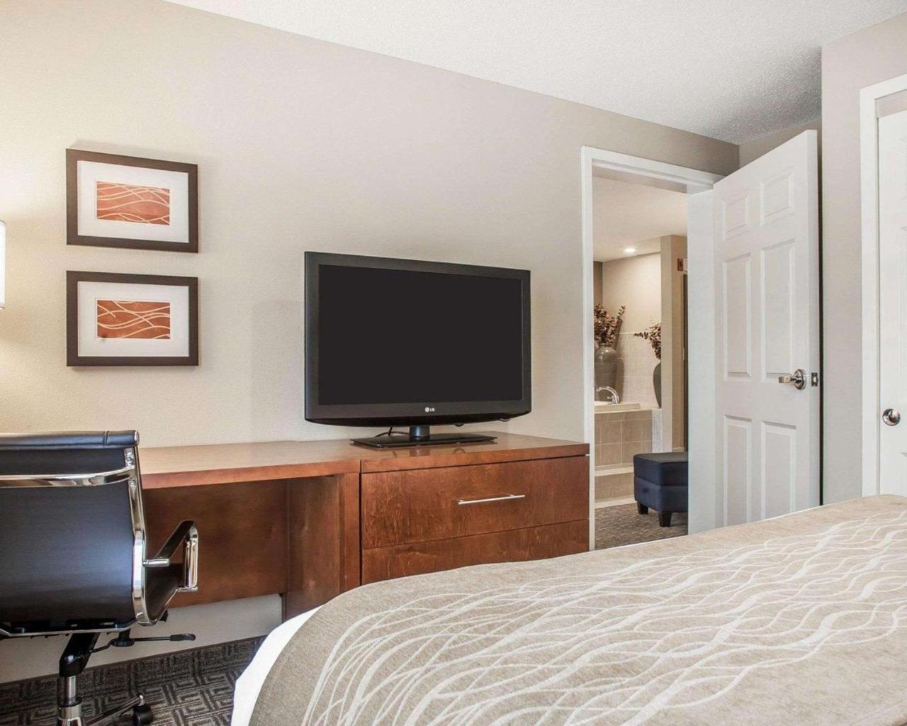 Comfort Inn & Suites Sturbridge-Brimfield Exteriér fotografie