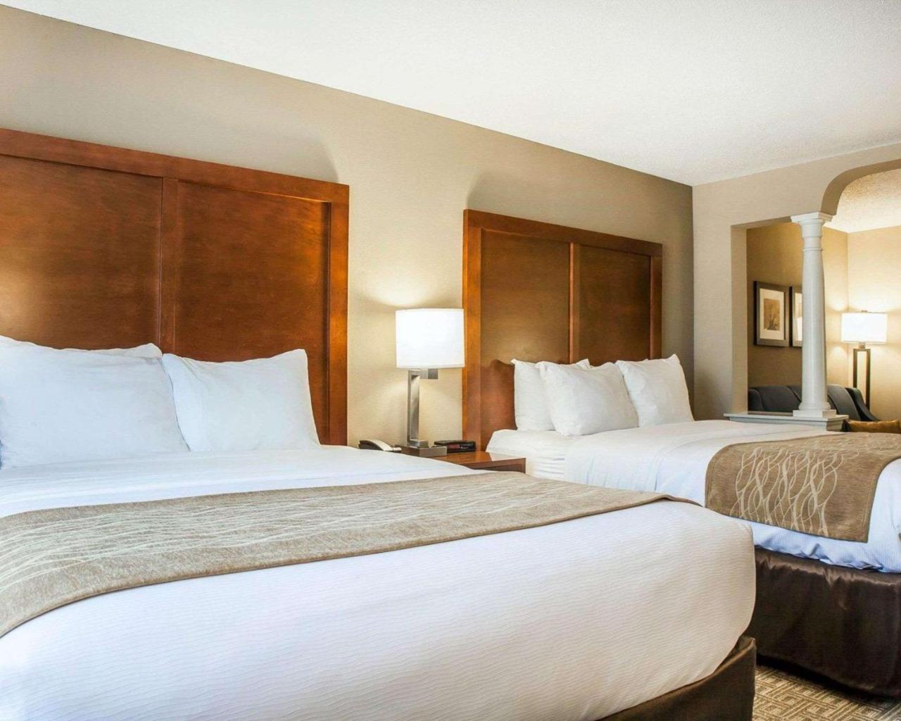 Comfort Inn & Suites Sturbridge-Brimfield Exteriér fotografie