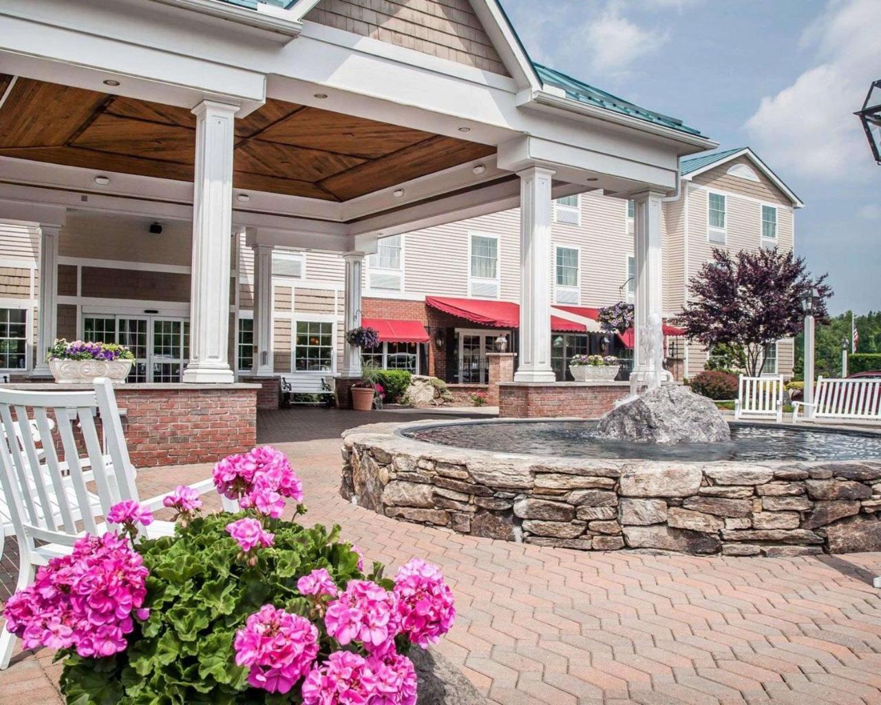 Comfort Inn & Suites Sturbridge-Brimfield Exteriér fotografie