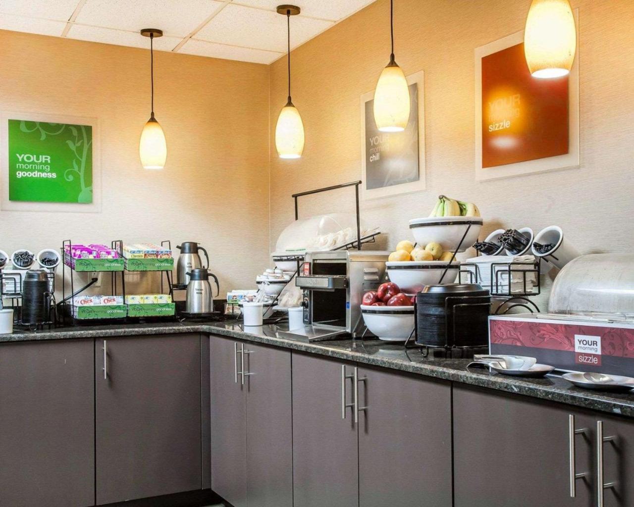 Comfort Inn & Suites Sturbridge-Brimfield Exteriér fotografie